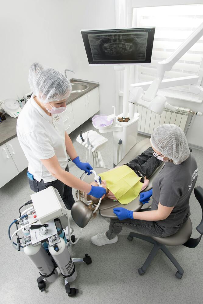 Dentistry patient being sedated with N2O gas